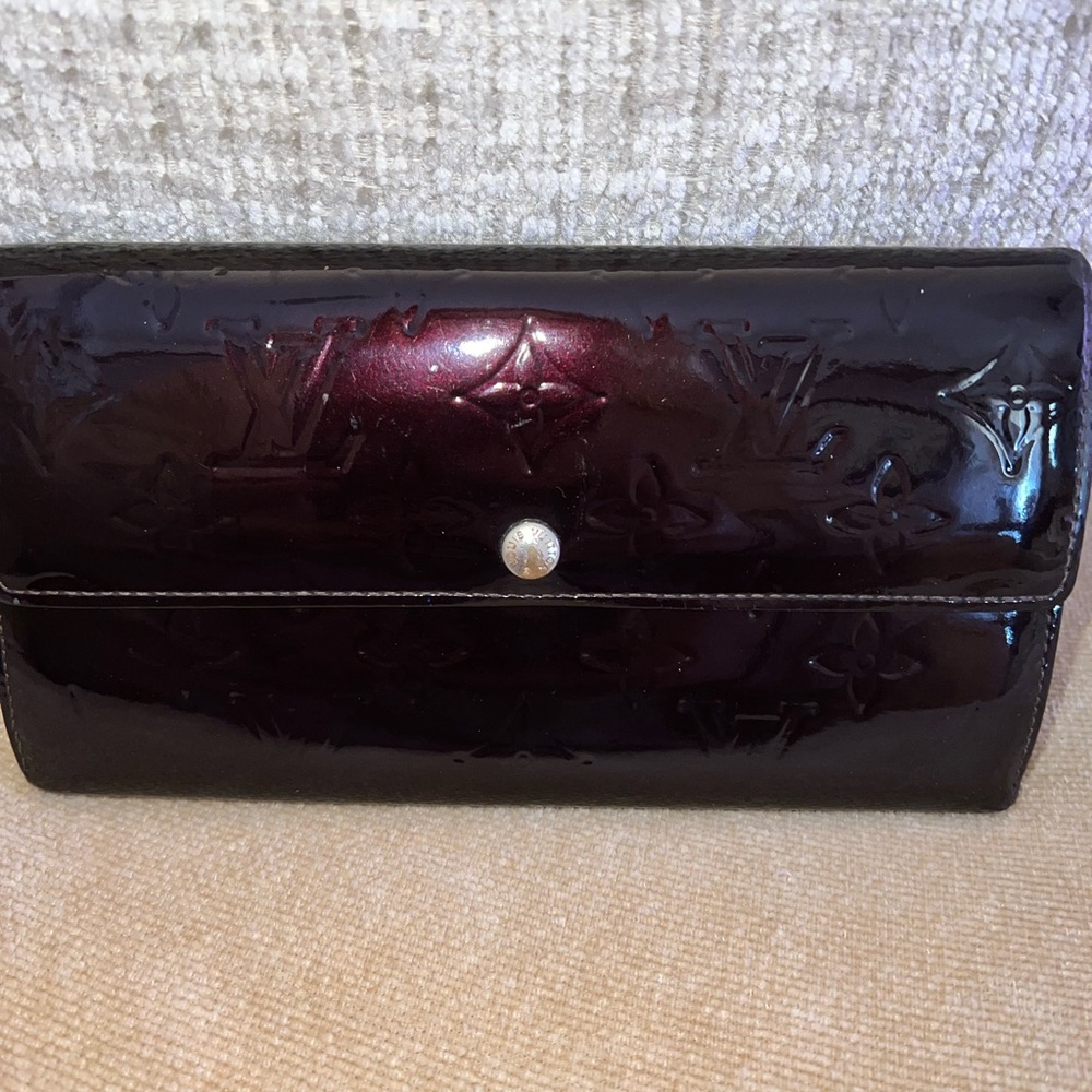Louis Vuitton Monogram Sarah Wallet Vernis Leather Burgundy